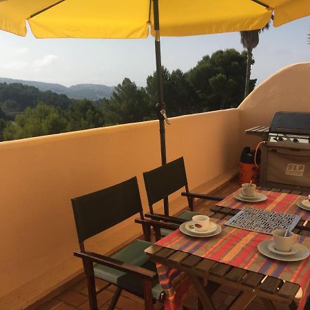 4 Persoons Bungalow Met Gemeenschappelijk Zwembad 테울라다 외부 사진