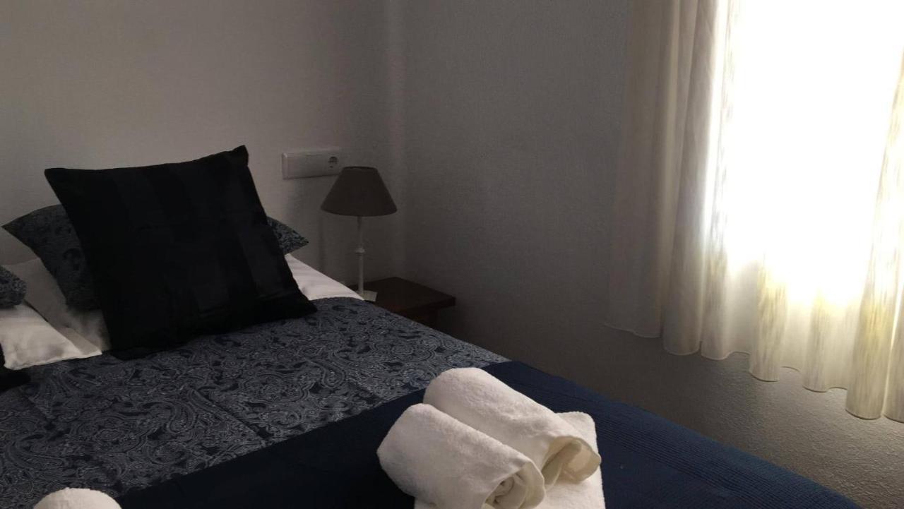 4 Persoons Bungalow Met Gemeenschappelijk Zwembad 테울라다 외부 사진